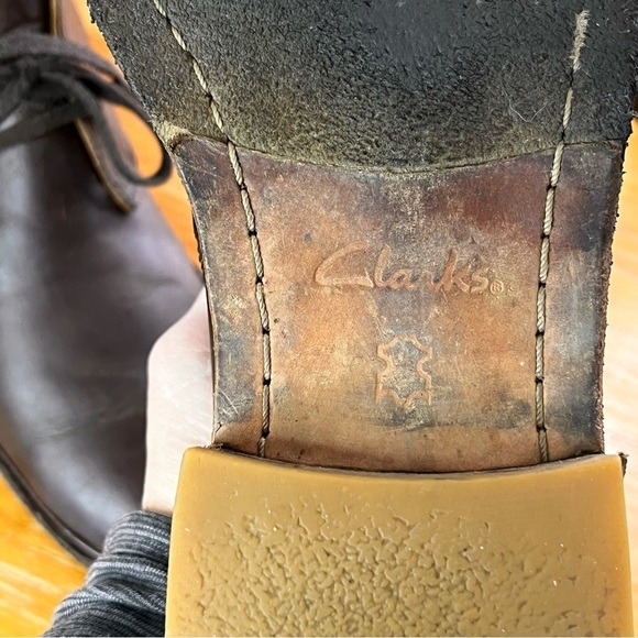 Clarks Men’s Clarkdale DBT Leather Desert Boot - Picture 14 of 16